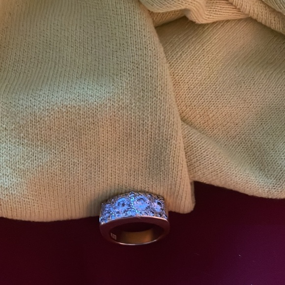 Ladies 18K gold and diamond ring - Picture 3 of 3